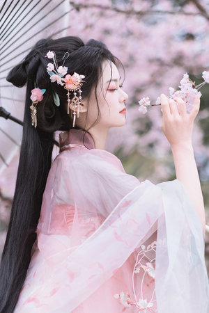 儿子从小被父亲洗脑的小说